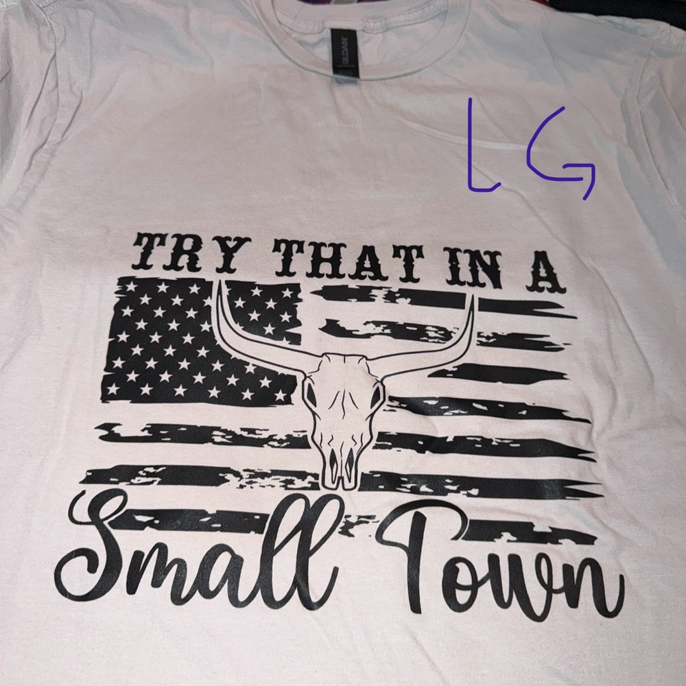 White Graphic T-Shirt with Bull Skull and Flag Design